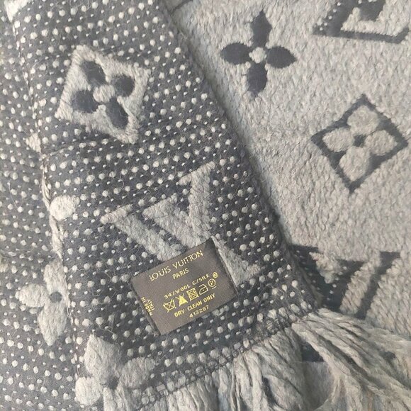 Vintage Louis Vuitton LV Gray & Black Logomania Monogram Scarf Pre-Owned - Picture 6 of 8